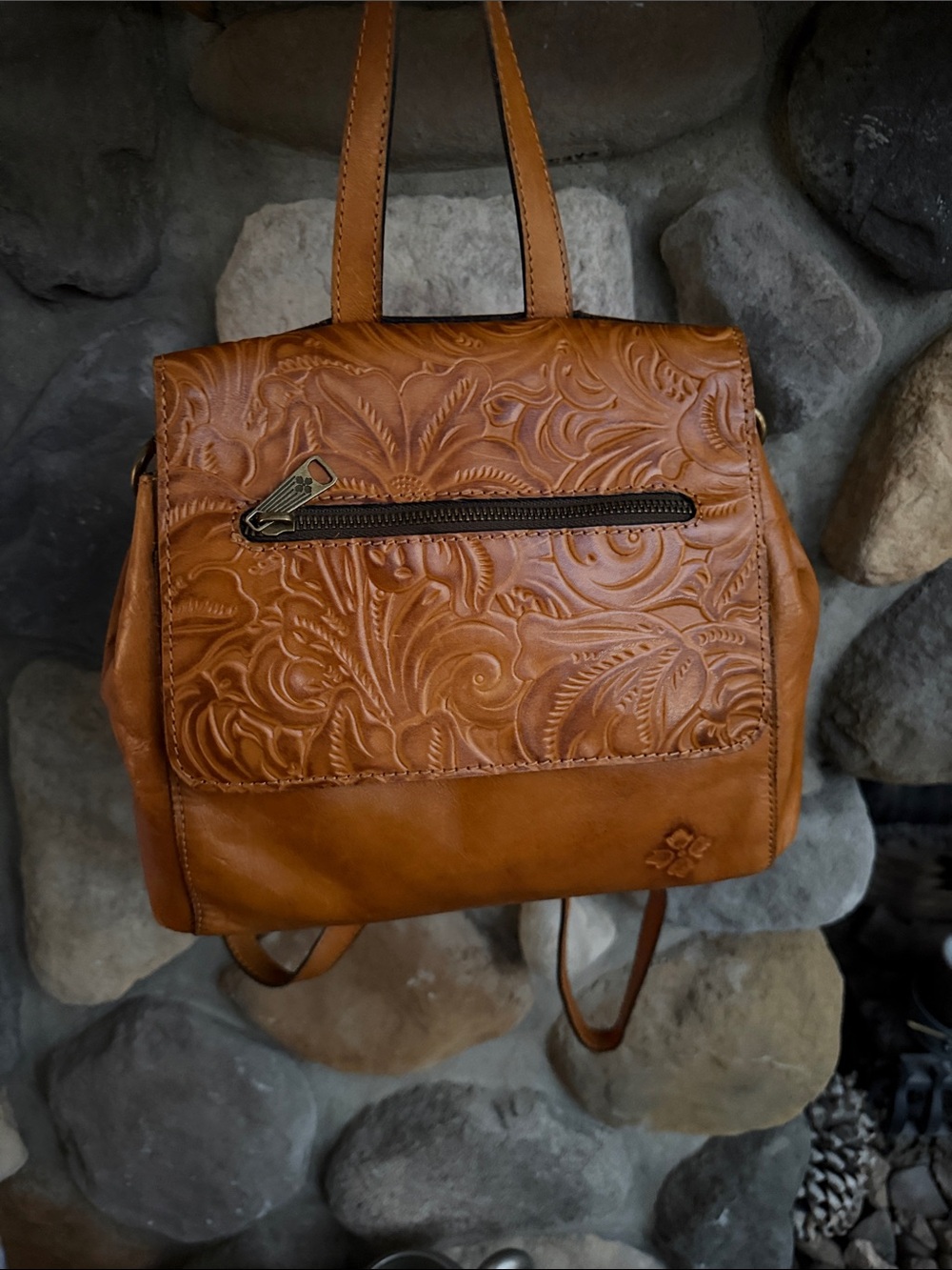 Patricia Nash MOLINA Backpack TOOLED LEATHER Purse11'(w)x 10"(h)x6"(d)MagnetFlap